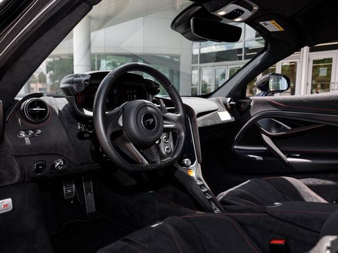 Used 2025 McLaren 750S RWD image 54