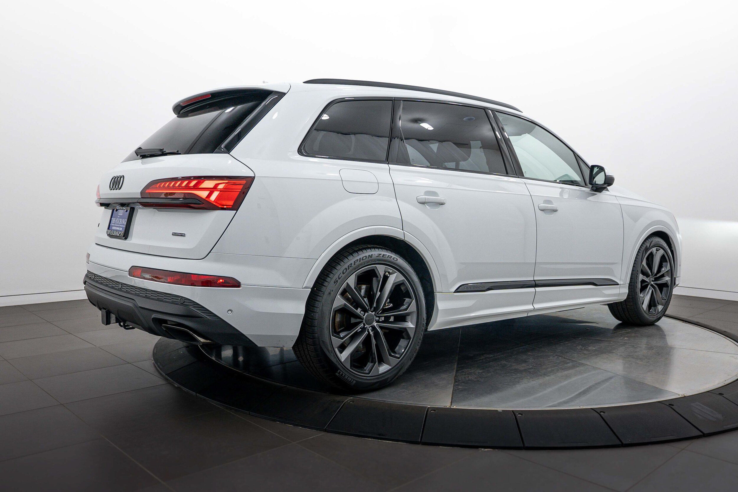 Used 2026 Audi Q7 3.0T Premium Plus w/ Premium Plus Package AWD/4WD image 4