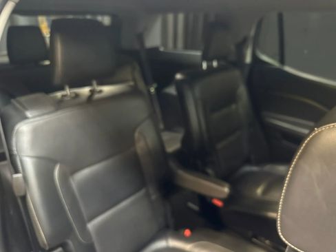 Used 2017 GMC Acadia SLT image 30