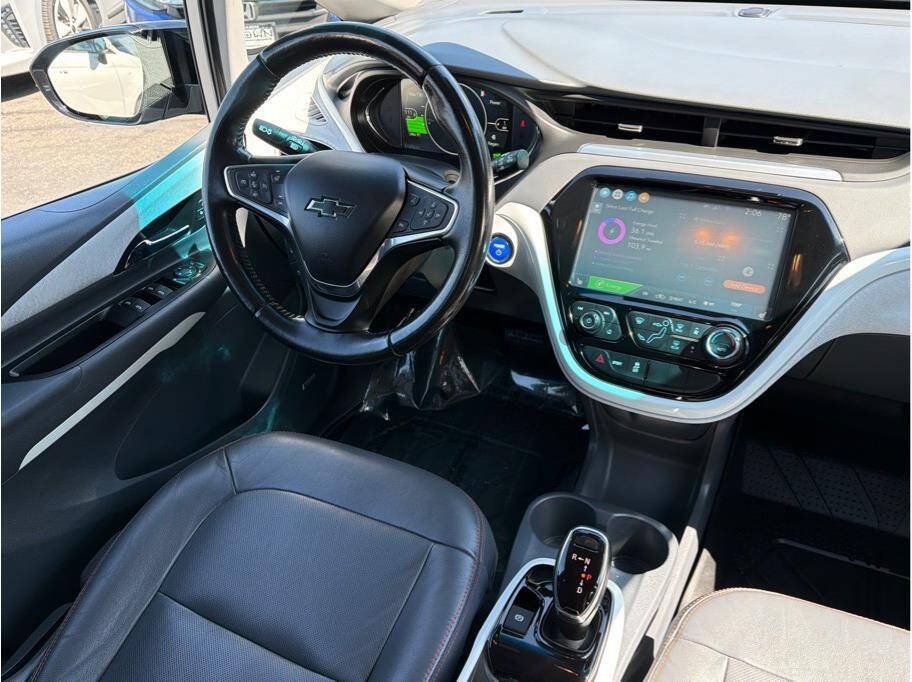 Used 2020 Chevrolet Bolt Premier w/ Infotainment Package FWD image 6