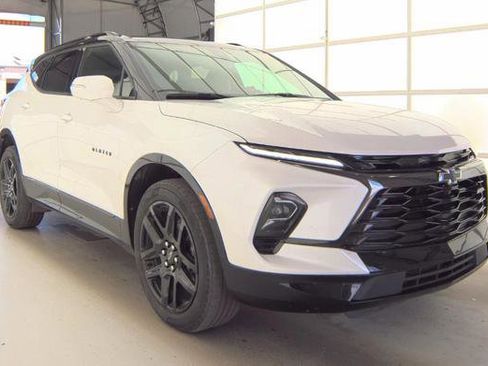 Used 2024 Chevrolet Blazer RS w/ Driver Confidence II Package AWD/4WD image 2