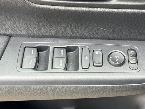 Used 2023 Honda CR-V EX image 13