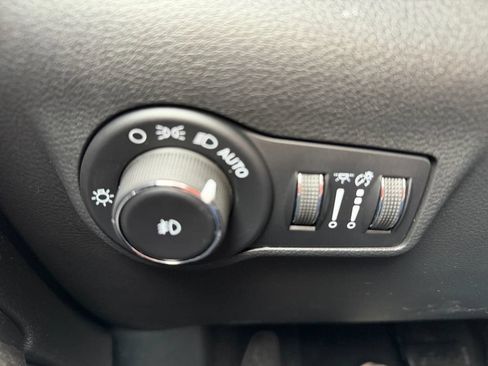 New 2026 Jeep Compass Latitude AWD/4WD image 18