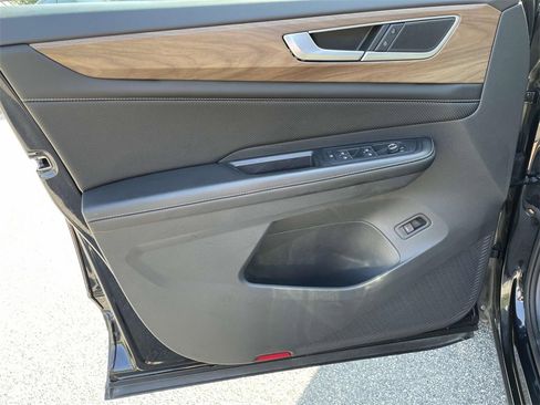 Used 2024 Volkswagen Atlas SE image 13