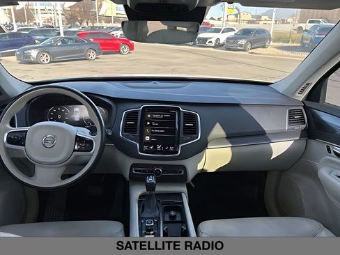 Used 2020 Volvo XC90 T6 Momentum image 18