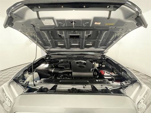Used 2019 Toyota Tacoma TRD Sport w/ Technology Package image 26
