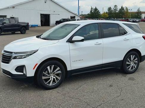 Used 2024 Chevrolet Equinox LT FWD image 4
