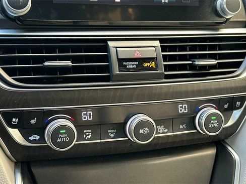 Used 2018 Honda Accord Touring image 24