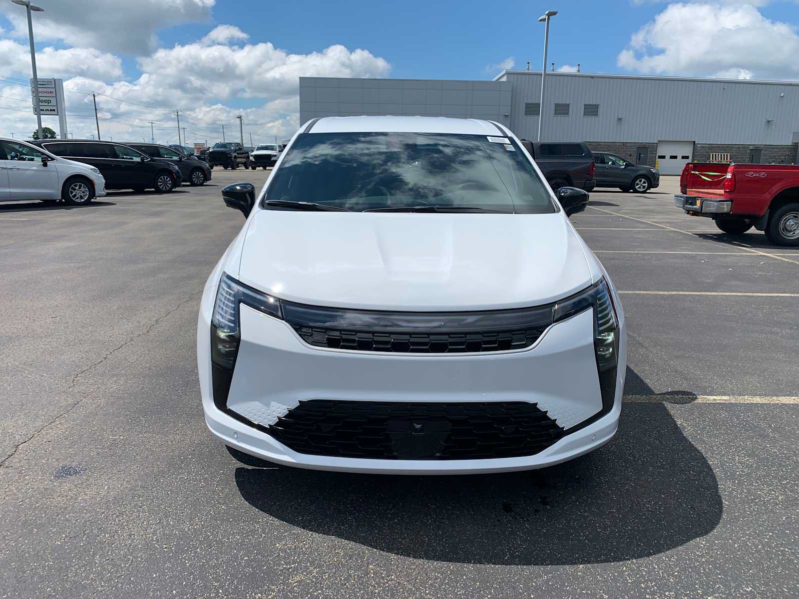 New 2027 Chrysler Pacifica Select FWD image 2