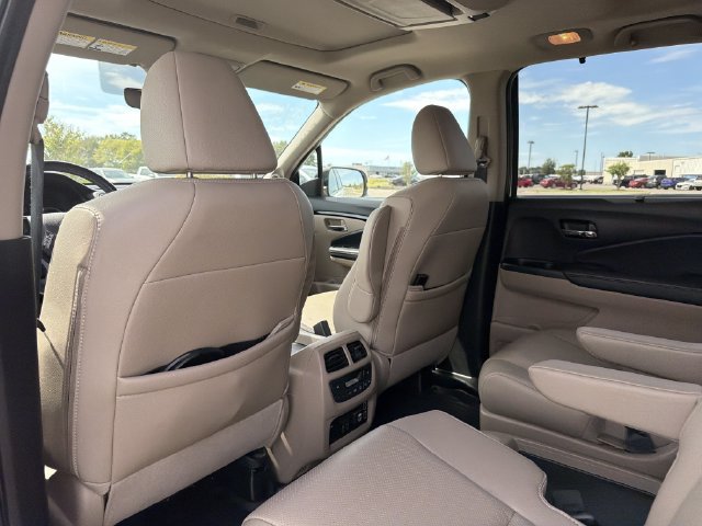Used 2019 Honda Pilot Elite image 14
