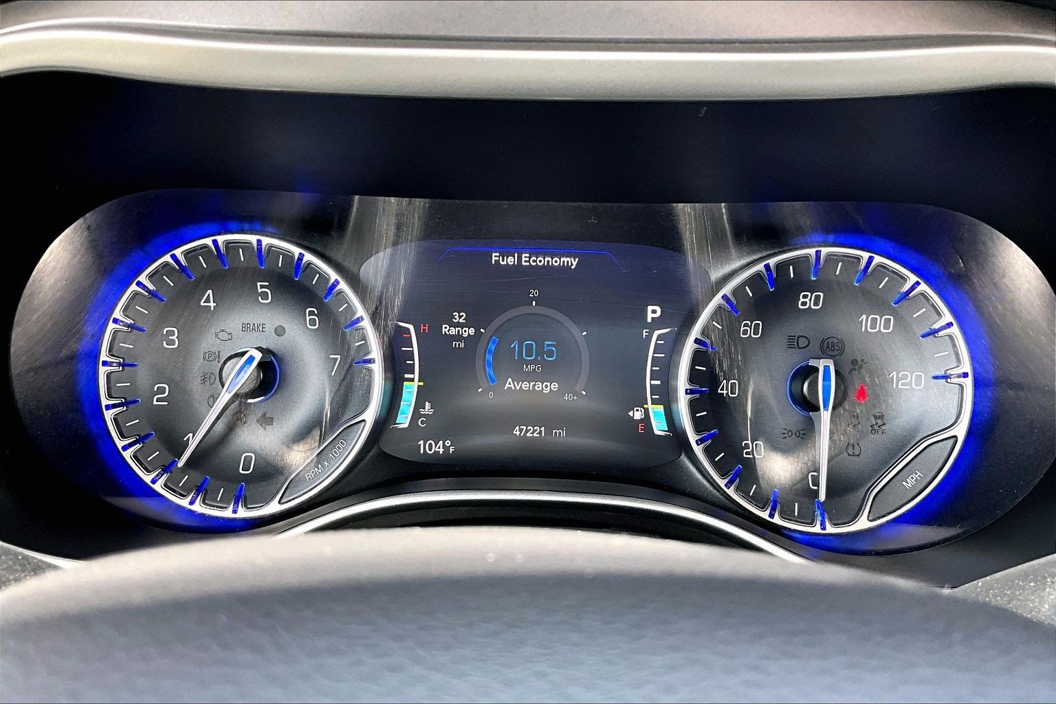 Used 2023 Chrysler Pacifica Touring-L FWD image 21
