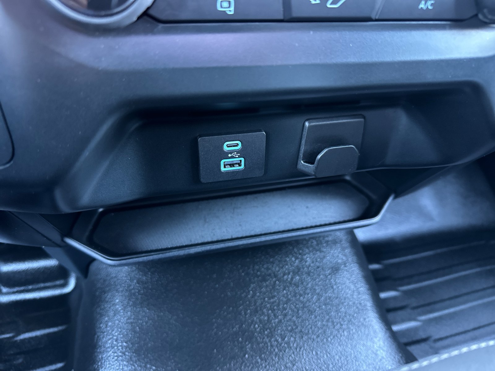 Certified 2022 Ford F150 2WD Regular Cab image 40