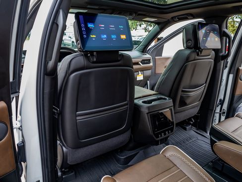 Used 2025 GMC Yukon Denali Ultimate image 35