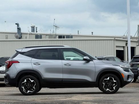 Used 2025 Kia Seltos S AWD/4WD image 6