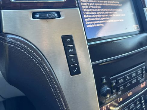 Used 2014 Cadillac Escalade ESV Platinum image 32