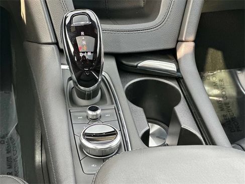 Used 2025 Cadillac XT6 Luxury image 5