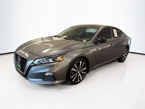 Used 2019 Nissan Altima 2.5 SR w/ SR Premium Package AWD/4WD image 3