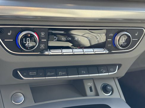 Used 2024 Audi Q5 2.0T Premium w/ Summer of Audi Package image 29