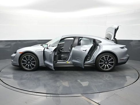 Used 2024 Porsche Taycan 4S AWD/4WD image 30