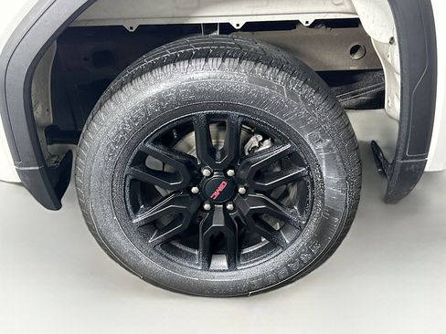Used 2023 GMC Sierra 1500 Elevation image 11