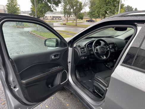 Used 2019 Jeep Compass Limited AWD/4WD image 8