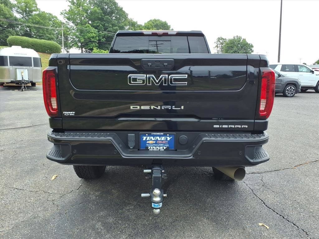 Used 2022 GMC Sierra 3500 Denali w/ Denali Black Diamond Edition AWD/4WD image 4