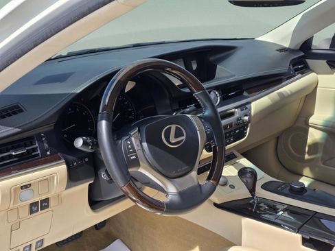 Used 2014 Lexus ES 350 w/ Premium Package image 12
