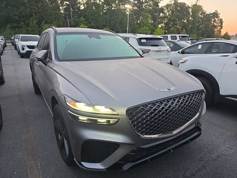 Used 2022 Genesis GV70 2.5T w/ Sport Prestige Package AWD/4WD image 2