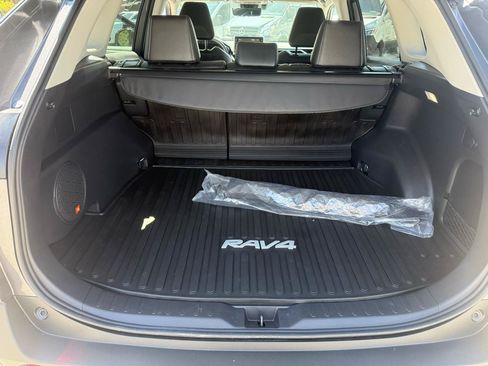 Used 2022 Toyota RAV4 Limited AWD/4WD image 12