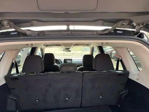 Used 2024 Nissan Rogue SV FWD image 13