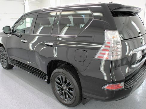 Used 2022 Lexus GX 460 Premium w/ Premium Package image 6