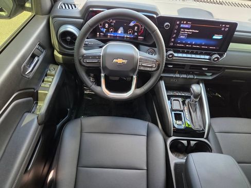 Used 2024 Chevrolet Colorado LT w/ LT Convenience Package III RWD image 9