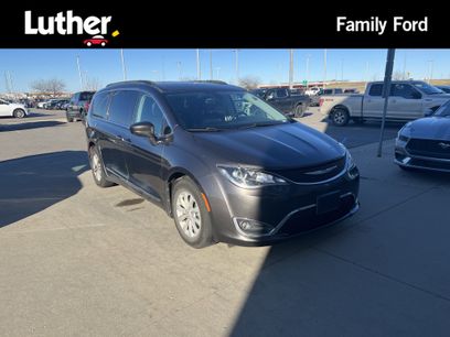 Used 2017 Chrysler Pacifica Touring-L