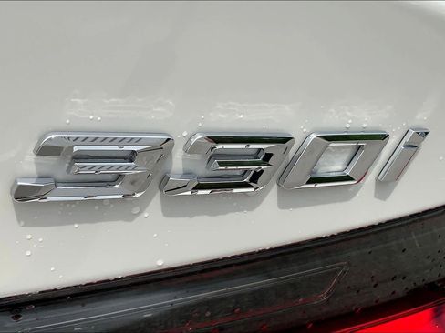 Used 2025 BMW 330i Sedan w/ Convenience Package image 15