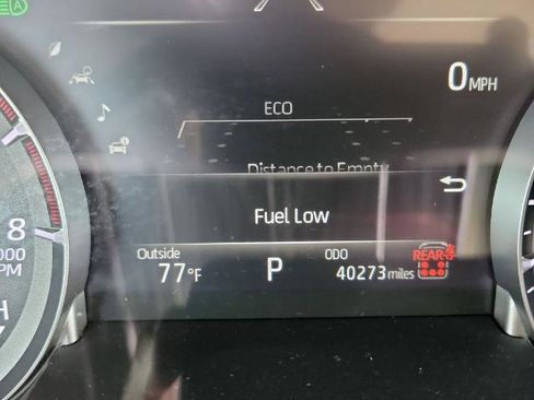 Used 2024 Toyota Highlander XLE FWD image 28
