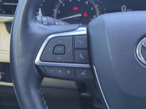 Used 2020 Toyota Highlander Limited image 26