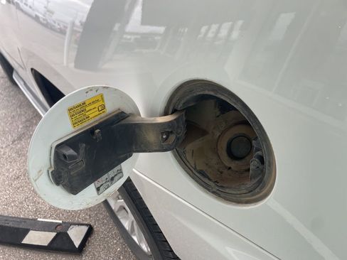 Used 2016 GMC Yukon SLT image 13