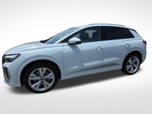 Used 2023 Audi Q4 e-tron Premium Plus w/ Premium Plus AWD/4WD image 4