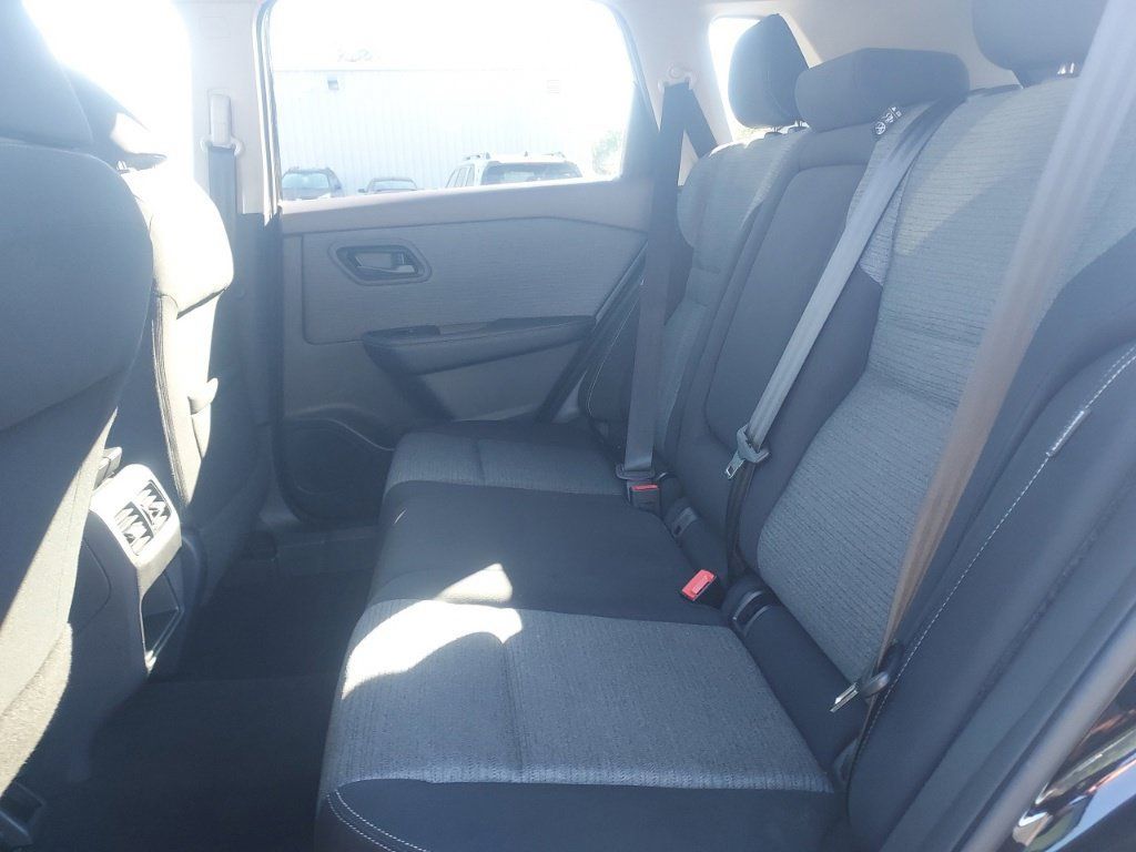 Used 2021 Nissan Rogue S AWD/4WD image 24