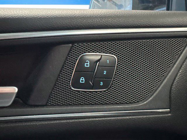 Used 2017 Ford Edge Titanium w/ Equipment Group 301A AWD/4WD image 23