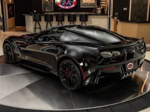 Used 2018 Chevrolet Corvette Z06 RWD image 18