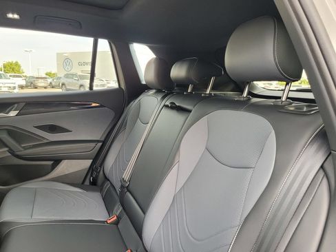 New 2026 Volkswagen Tiguan SE R-Line AWD/4WD image 13
