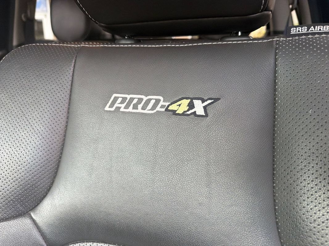 Used 2013 Nissan Xterra PRO-4X w/ Pro-4x Leather Pkg AWD/4WD image 24