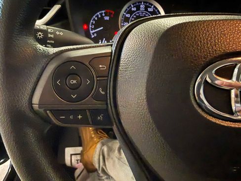 Certified 2020 Toyota Corolla LE image 29