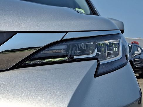 Certified 2021 Toyota Sienna XLE FWD image 11