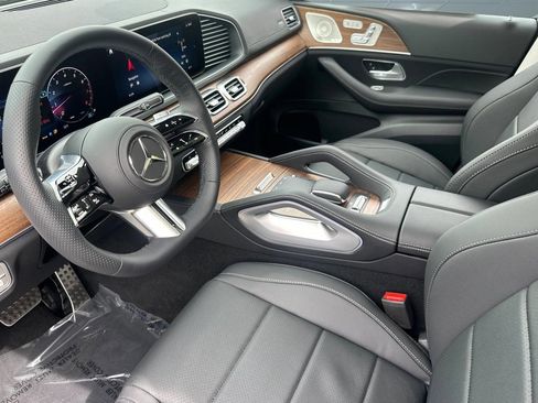 New 2026 Mercedes-Benz GLS 450 4MATIC image 4