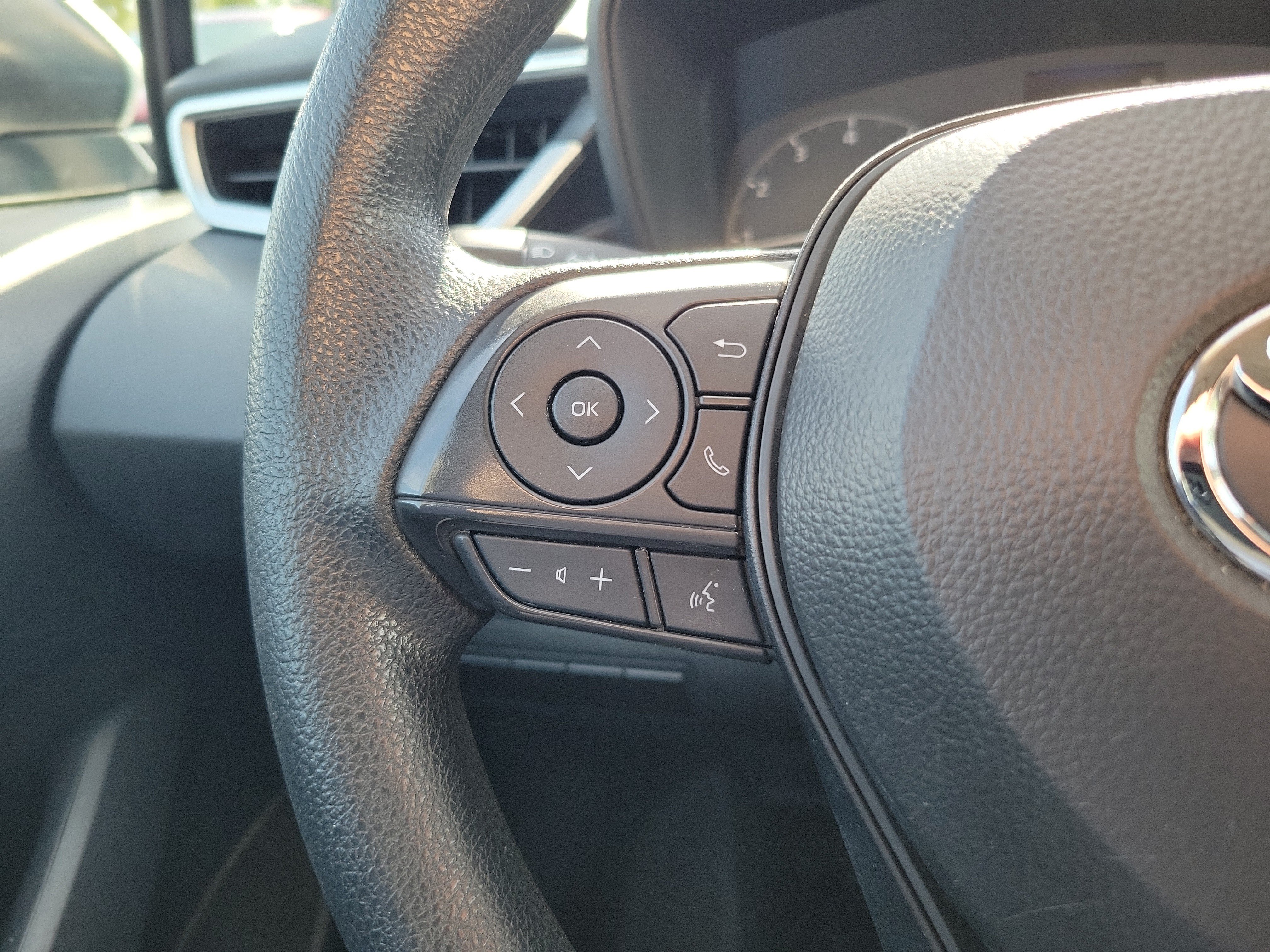 Used 2024 Toyota Corolla LE FWD image 21