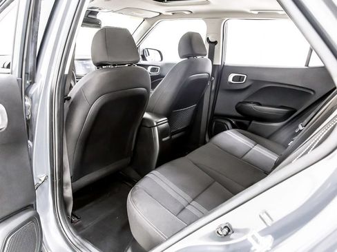Used 2023 Hyundai Venue SEL FWD image 29