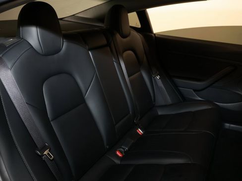 Used 2023 Tesla Model 3 Standard Range image 14