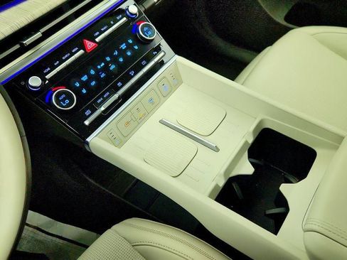 Used 2025 Hyundai Santa Fe Calligraphy AWD/4WD image 17